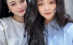 男生和女生一起差差30分打扑克视频